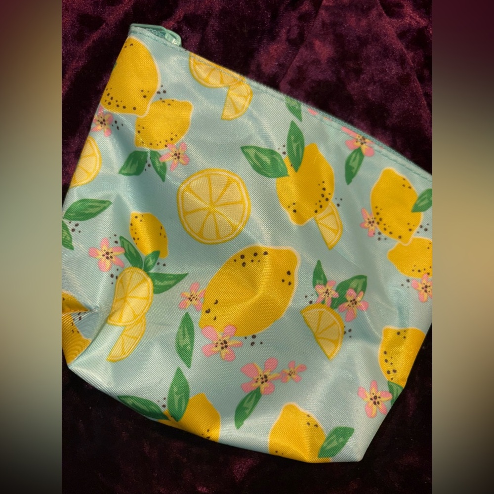 3 Small Makeup Bags - Picture 5 of 9